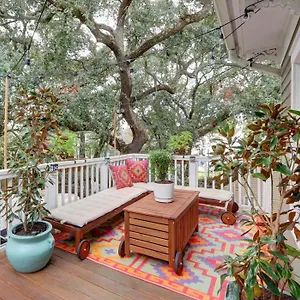  Holiday home Park Avenue Treehouse United States